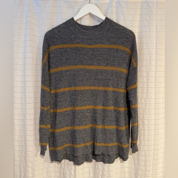 American Eagle Outfitters Sweaters - American Eagle Outfitters Gray and Gold Striped Jegging Fit Crewneck Sweater